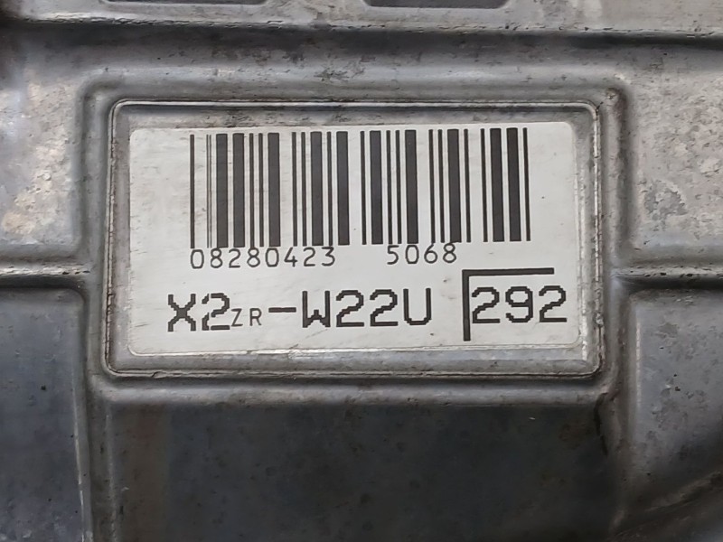 Recambio de tapa distribucion para toyota c-hr 1.8 hibrido referencia OEM IAM X2ZRW22U  