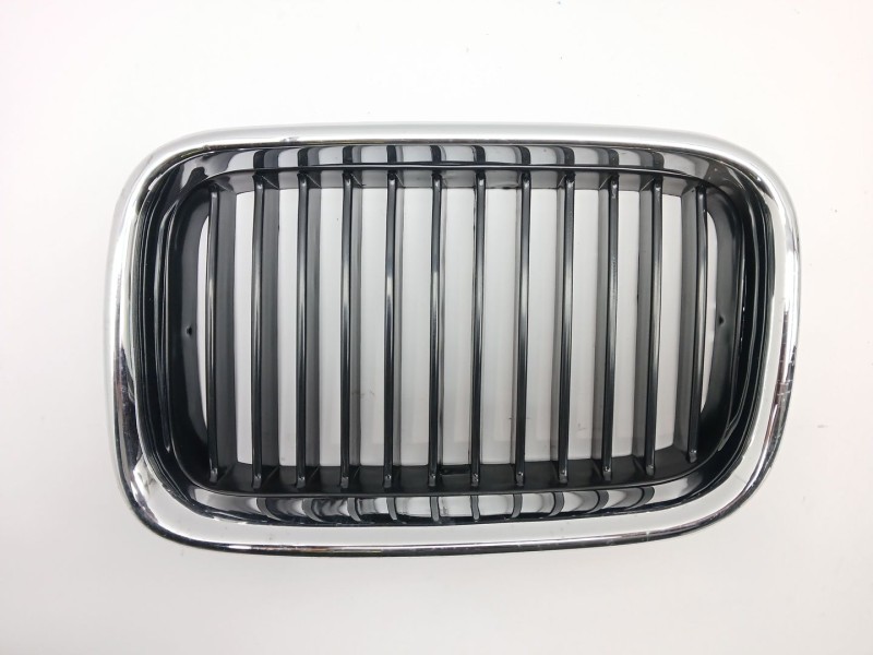 Recambio de rejilla paragolpes izquierda para bmw 3 (e36) 318 i referencia OEM IAM 21310526  