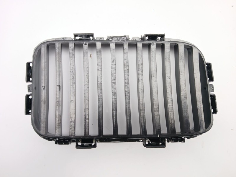 Recambio de rejilla paragolpes izquierda para bmw 3 (e36) 318 i referencia OEM IAM 21310526  