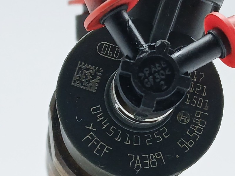 Recambio de inyector para peugeot 207 urban referencia OEM IAM 0445110252  