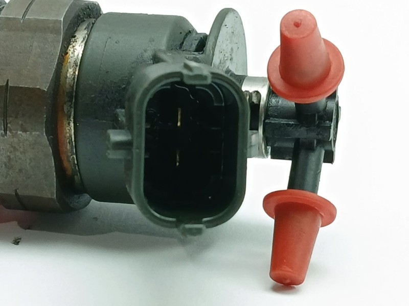 Recambio de inyector para peugeot 207 urban referencia OEM IAM 0445110252  