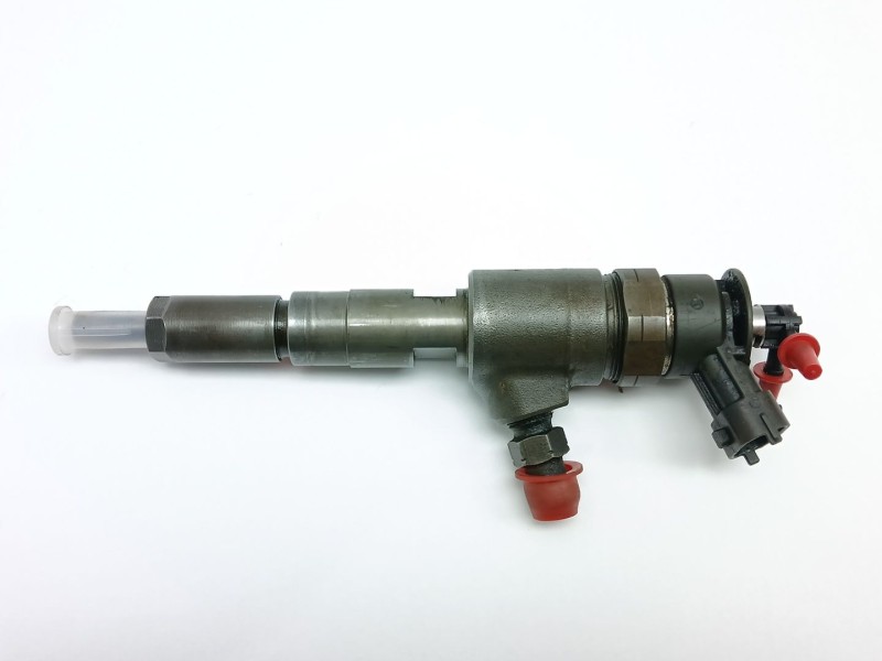 Recambio de inyector para peugeot 207 urban referencia OEM IAM 0445110252  