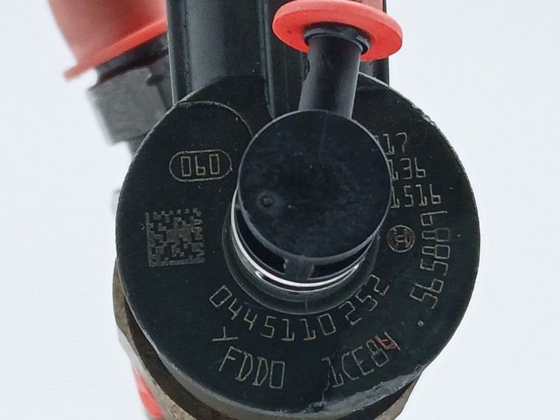 Recambio de inyector para peugeot 207 urban referencia OEM IAM 0445110252  