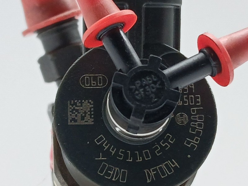 Recambio de inyector para peugeot 207 urban referencia OEM IAM 0445110252  