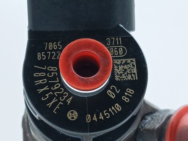 Recambio de inyector para bmw x1 (f48) sdrive 18 d referencia OEM IAM 857923402 0445110818 