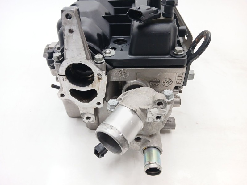 Recambio de culata para kia carens ( ) x-tech referencia OEM IAM 221112A260  