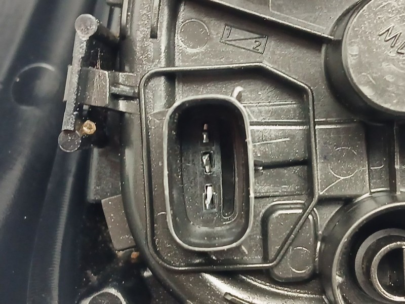 Recambio de piloto trasero derecho para opel corsa e selective referencia OEM IAM 39068623  