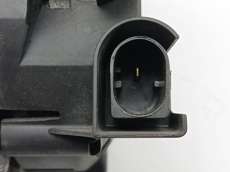 Recambio de alternador para ford fiesta (cb1) titanium referencia OEM IAM AV6N10300DB 31285658 TG12C079