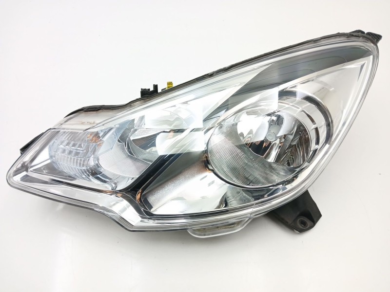 Recambio de faro izquierdo para ds ds 3 (sa_) 1.6 bluehdi 75 referencia OEM IAM 1606931680  