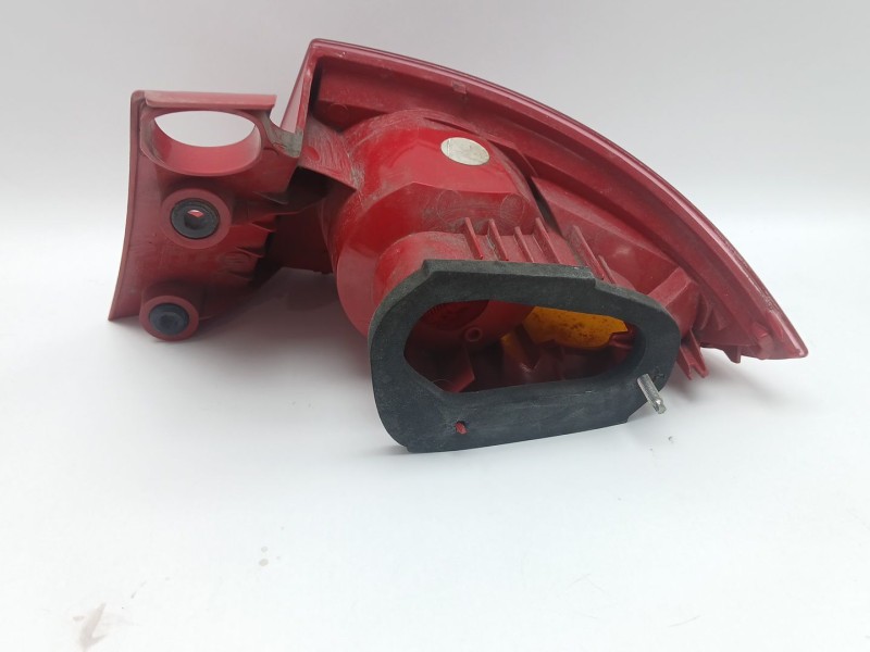 Recambio de piloto trasero izquierdo para seat leon (1p1) 1.9 tdi referencia OEM IAM 1P0945095P  