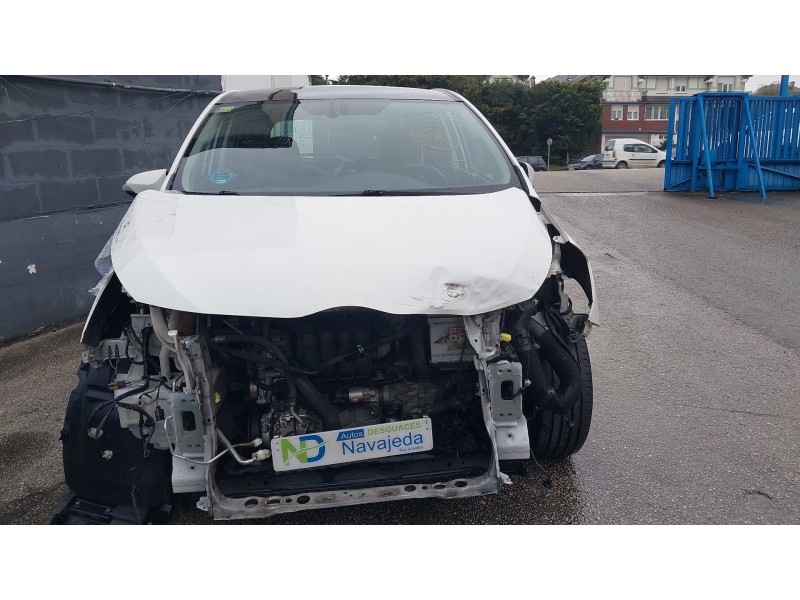 toyota verso (_r2_) del año 2013