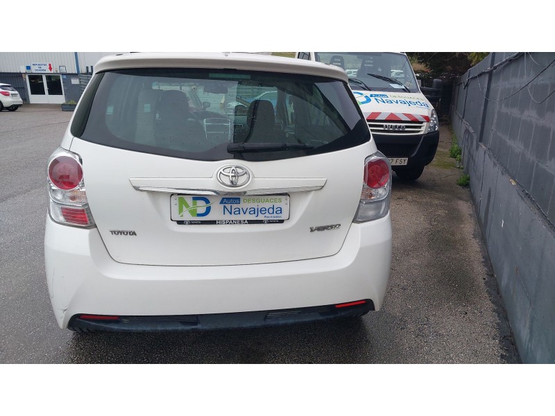 toyota verso (_r2_) del año 2013