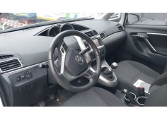 toyota verso (_r2_) del año 2013