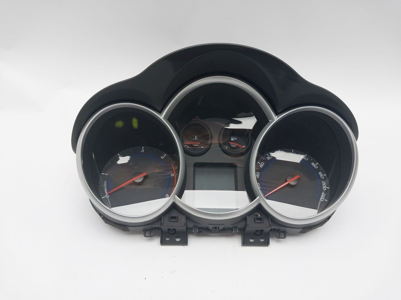 Recambio de cuadro instrumentos para chevrolet cruze station wagon lt+ referencia OEM IAM 95297836 688014257 507836KJ13239744323