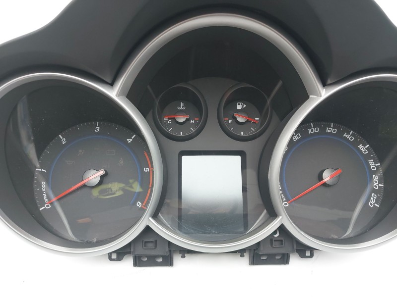 Recambio de cuadro instrumentos para chevrolet cruze station wagon lt+ referencia OEM IAM 95297836 688014257 507836KJ13239744323