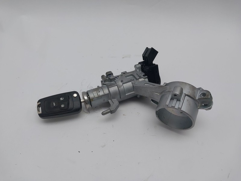 Recambio de antirrobo para chevrolet cruze station wagon lt+ referencia OEM IAM 20939745 32100310175 95322029