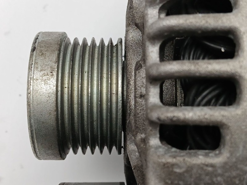 Recambio de alternador para bmw 5 touring (e61) 523 i referencia OEM IAM 286676 121615010 