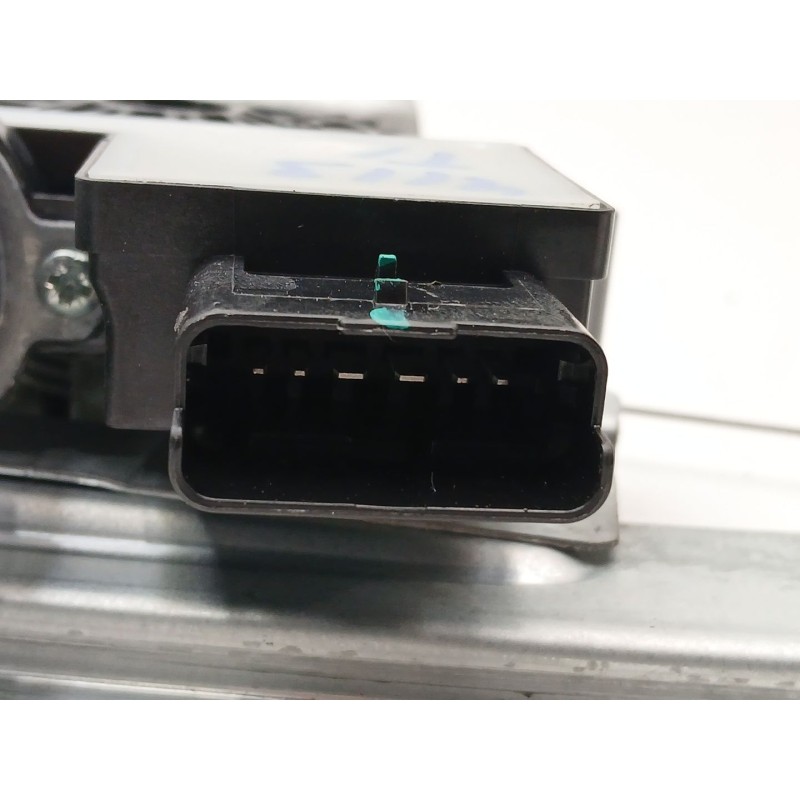 Recambio de elevalunas trasero izquierdo para renault arkana i (lcm_, ldn_) 1.6 e-tech 145 (ldmu) referencia OEM IAM 827217197R 