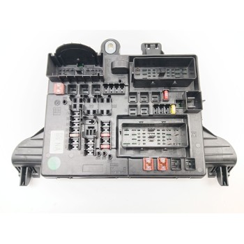 CAJA RELES / FUSIBLES 13277317 