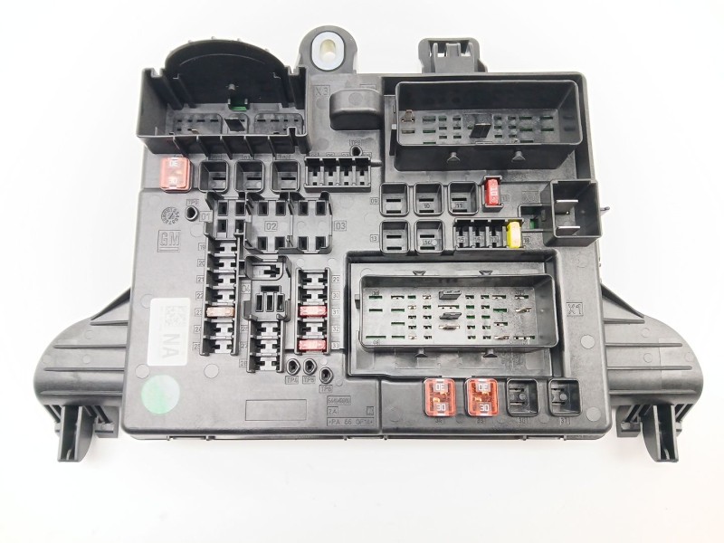 Recambio de caja reles / fusibles para opel insignia a sedán (g09) 2.0 cdti (69) referencia OEM IAM 13277317  