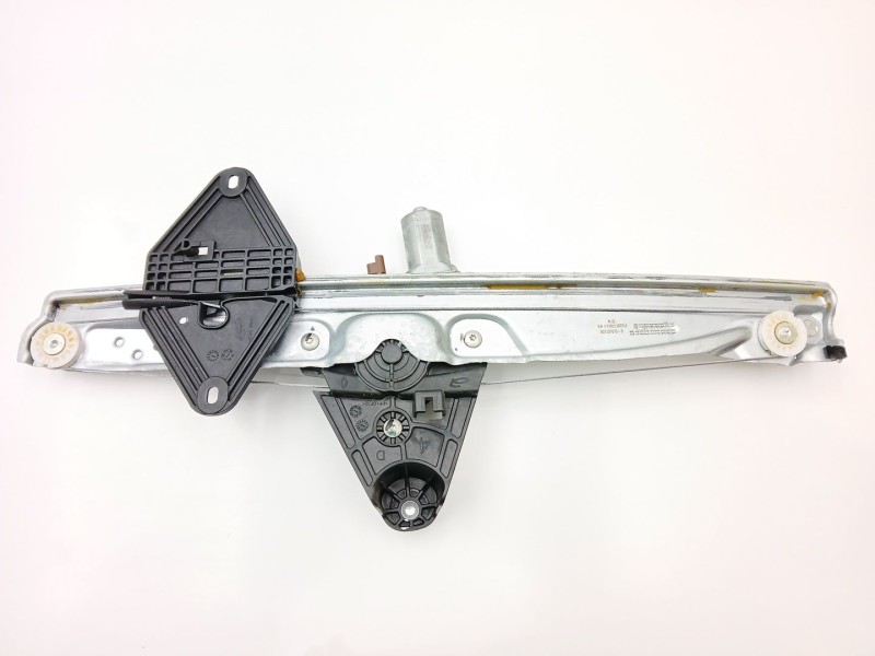 Recambio de elevalunas delantero derecho para dacia sandero iii 1.0 sce 65 referencia OEM IAM 807207678B  