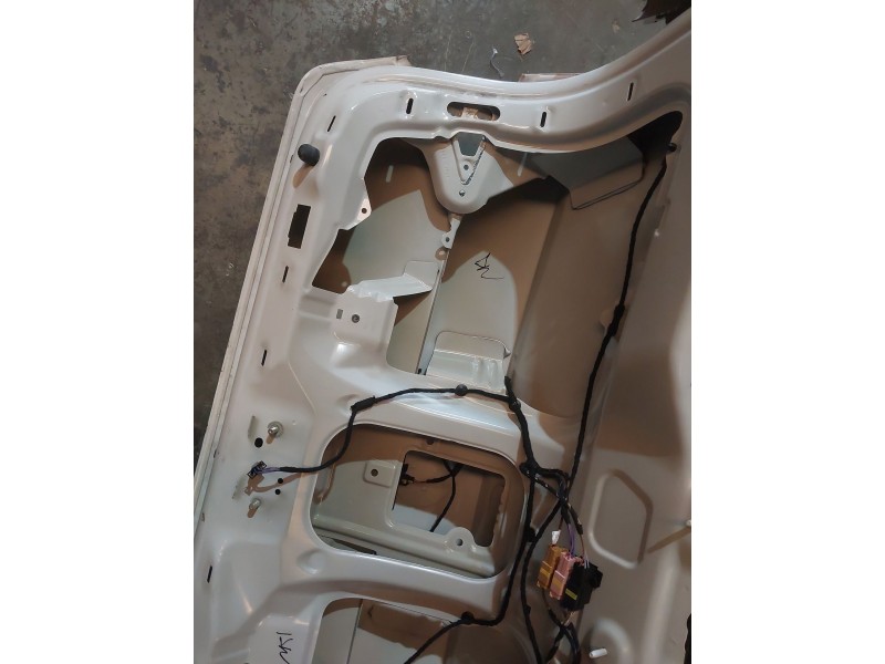 Recambio de porton trasero para skoda superb iii (3v3) 2.0 tdi referencia OEM IAM 3V5827023D  