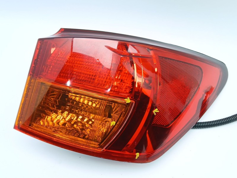 Recambio de piloto trasero derecho para lexus is ii (_e2_) 220d (ale20) referencia OEM IAM 8155153162  