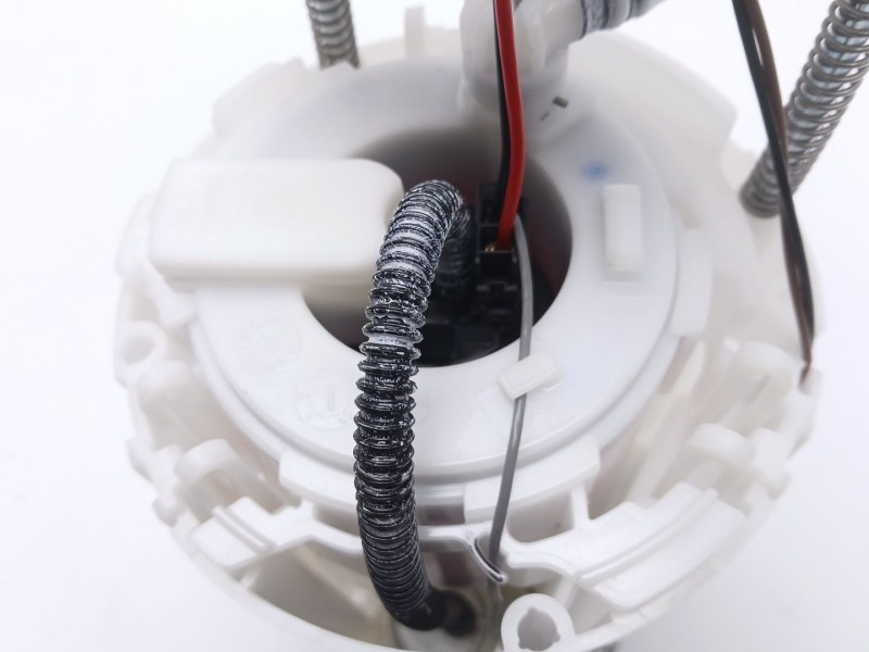 Recambio de bomba combustible para hyundai kona furgoneta/suv (os, ose, osi) 1.6 gdi hybrid referencia OEM IAM 31110DF100  