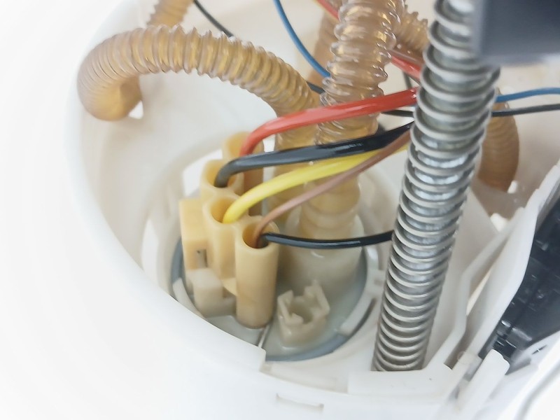 Recambio de bomba combustible para ds ds 3 (sa_) 1.6 bluehdi 75 referencia OEM IAM 9811336780  