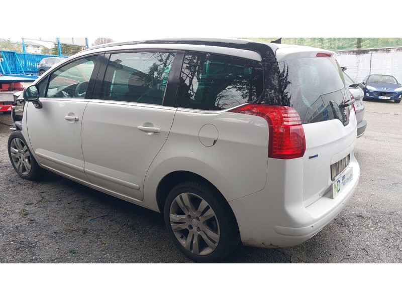 peugeot 5008 (0u_, 0e_) del año 2015