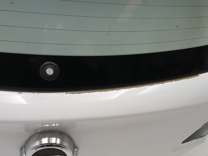 Recambio de porton trasero para opel corsa e selective referencia OEM IAM 126189  