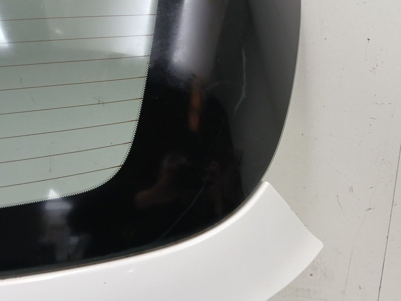 Recambio de porton trasero para opel corsa e selective referencia OEM IAM 126189  