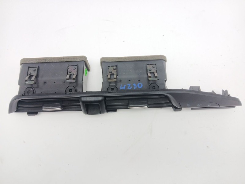 Recambio de rejilla aireadora para nissan micra v (k14) 1.0 referencia OEM IAM 687505FA2A  