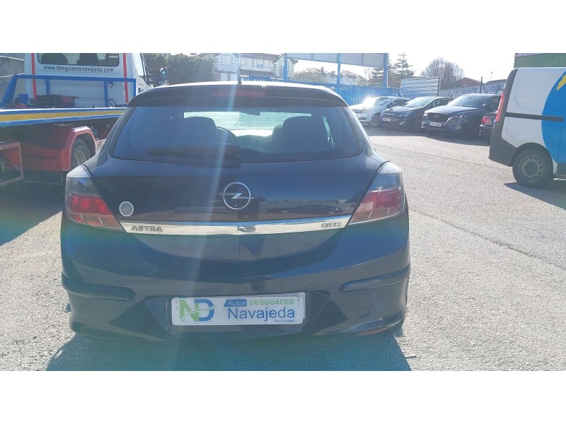 opel astra h gtc (a04) del año 2007