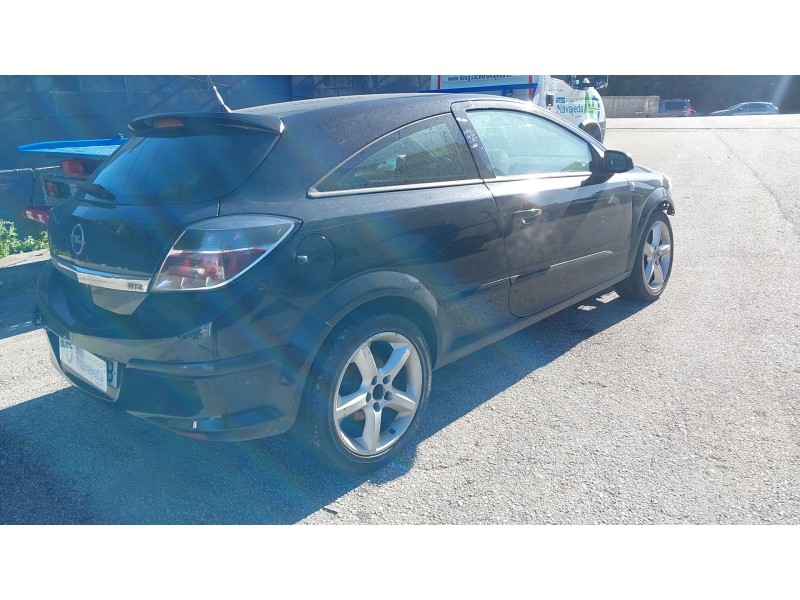 opel astra h gtc (a04) del año 2007