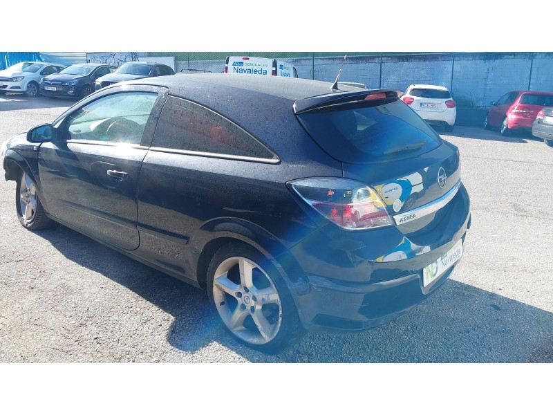 opel astra h gtc (a04) del año 2007