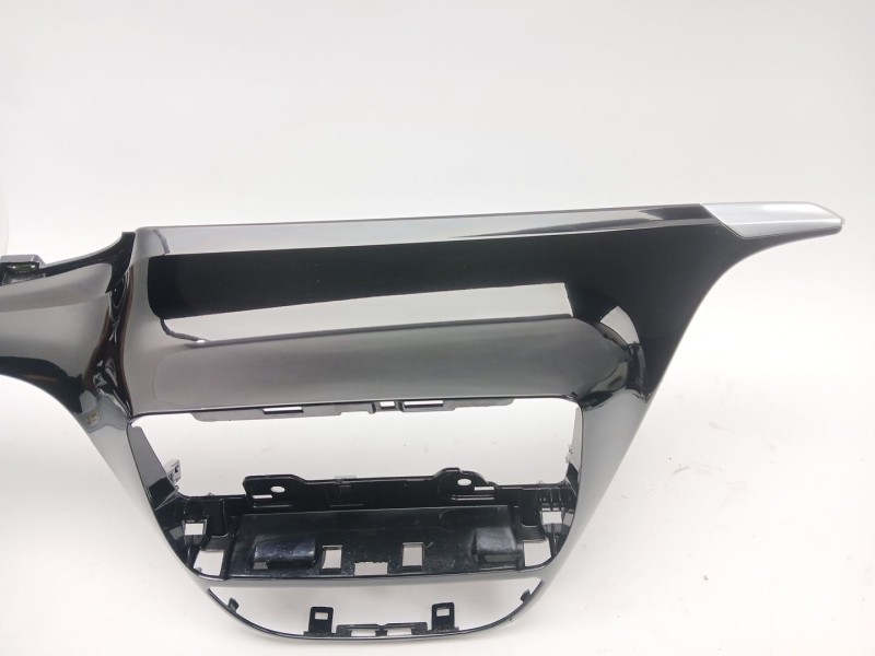 Recambio de moldura para peugeot 208 i (ca_, cc_) 1.2 vti 82 referencia OEM IAM 9673830077TR  