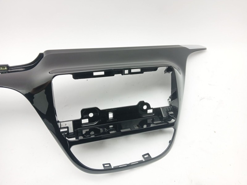 Recambio de moldura para peugeot 208 i (ca_, cc_) 1.2 vti 82 referencia OEM IAM 9673830077TR  