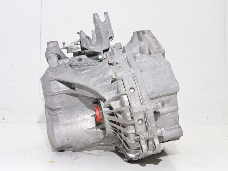 Recambio de caja cambios para chevrolet cruze station wagon lt+ referencia OEM IAM R13035083AVD AVD 