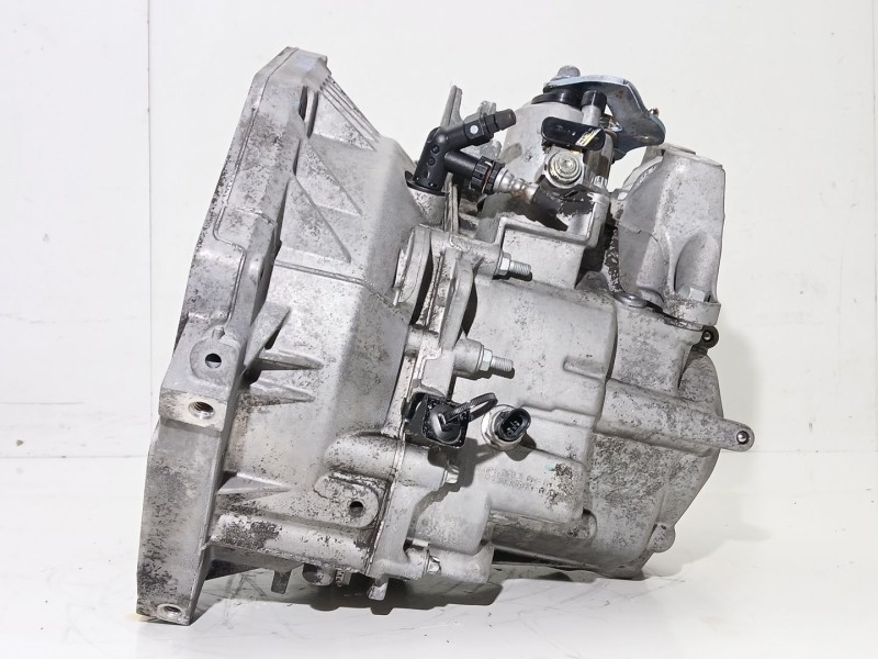 Recambio de caja cambios para chevrolet cruze station wagon lt+ referencia OEM IAM R13035083AVD AVD 