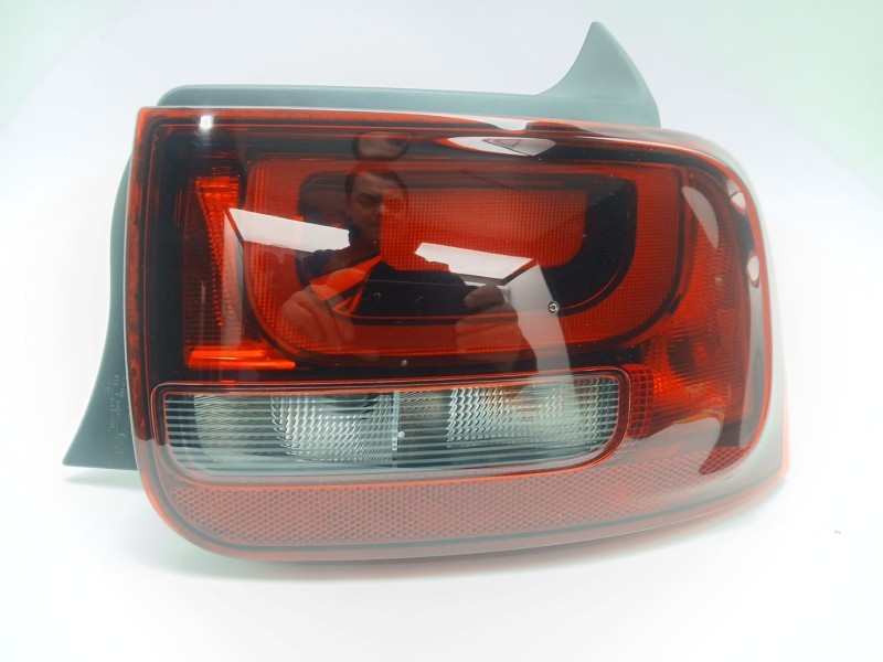 Recambio de piloto trasero derecho para citroën c4 cactus feel referencia OEM IAM 9800916080  