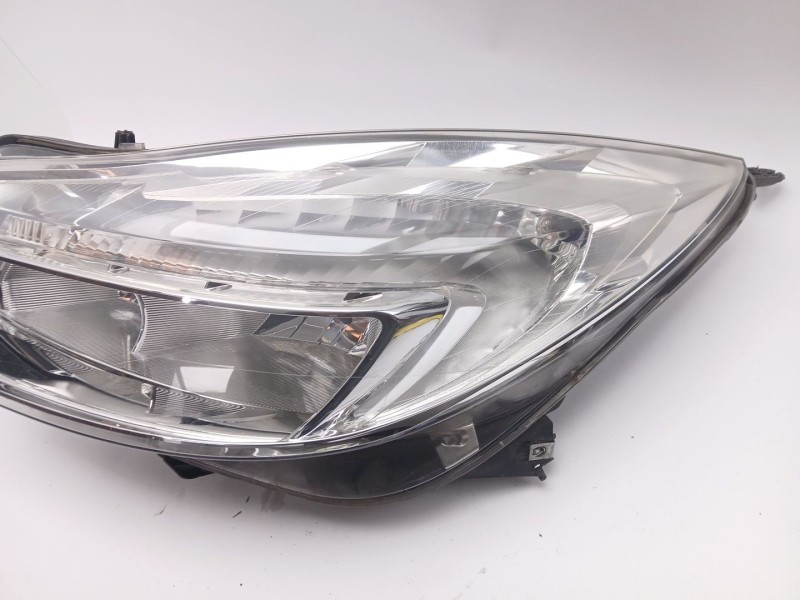 Recambio de faro izquierdo para opel insignia a (g09) 2.0 cdti (68) referencia OEM IAM 13226782  