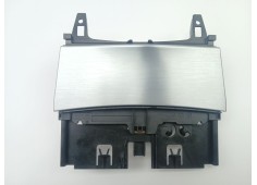 Recambio de cenicero para mercedes-benz clase c (w204) c 320 cdi (204.022) referencia OEM IAM A2046800179  