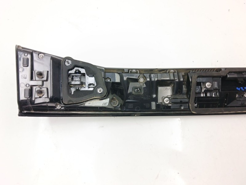 Recambio de piloto trasero central para volkswagen taigo (cs1) 1.0 tsi referencia OEM IAM 2G7945093  