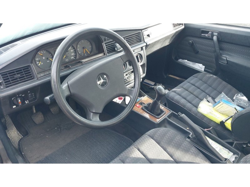 mercedes-benz 190 (w201) del año 1992