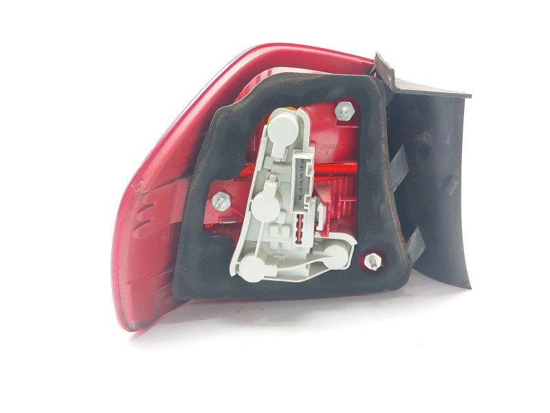 Recambio de piloto trasero derecho para bmw 3 (e90) 330 xd referencia OEM IAM 276302  