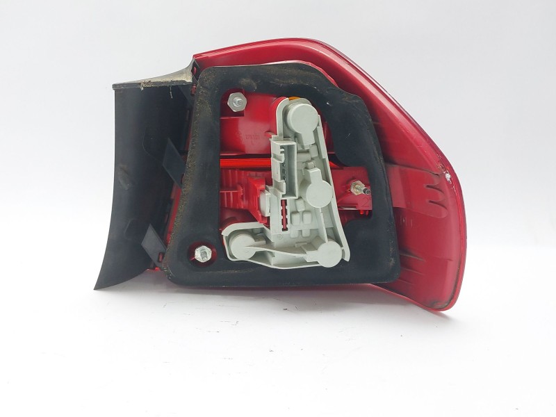 Recambio de piloto trasero izquierdo para bmw 3 (e90) 330 xd referencia OEM IAM 276301  