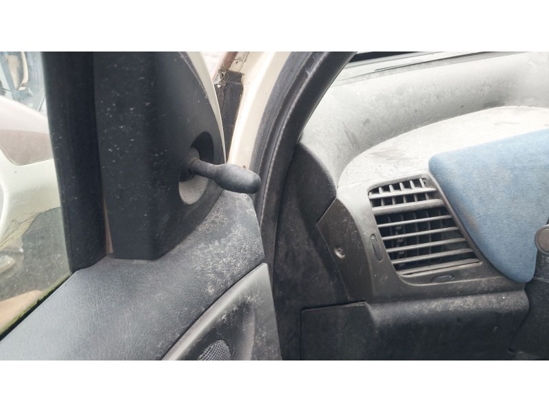 lancia ypsilon (843_) del año 2003