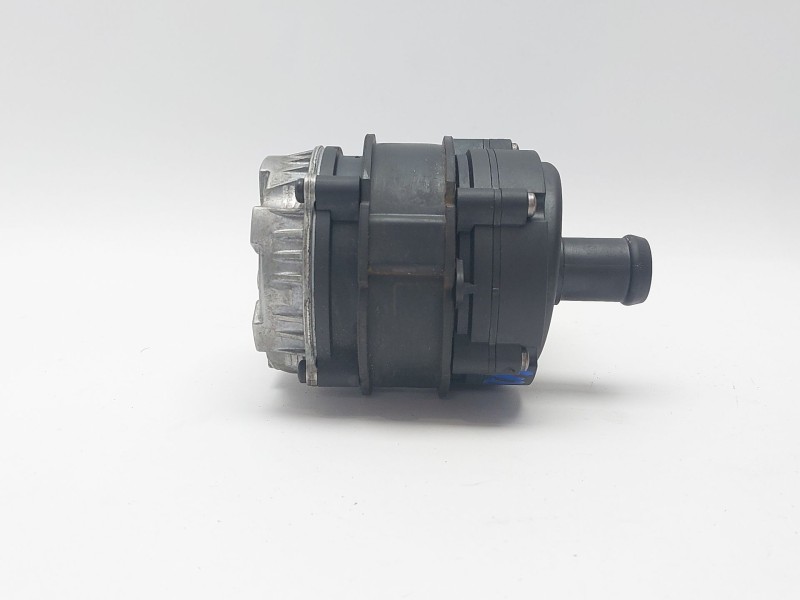 Recambio de bomba agua para audi a3 sportback (8ya, 8yf) 35 tdi referencia OEM IAM 4L965567A  