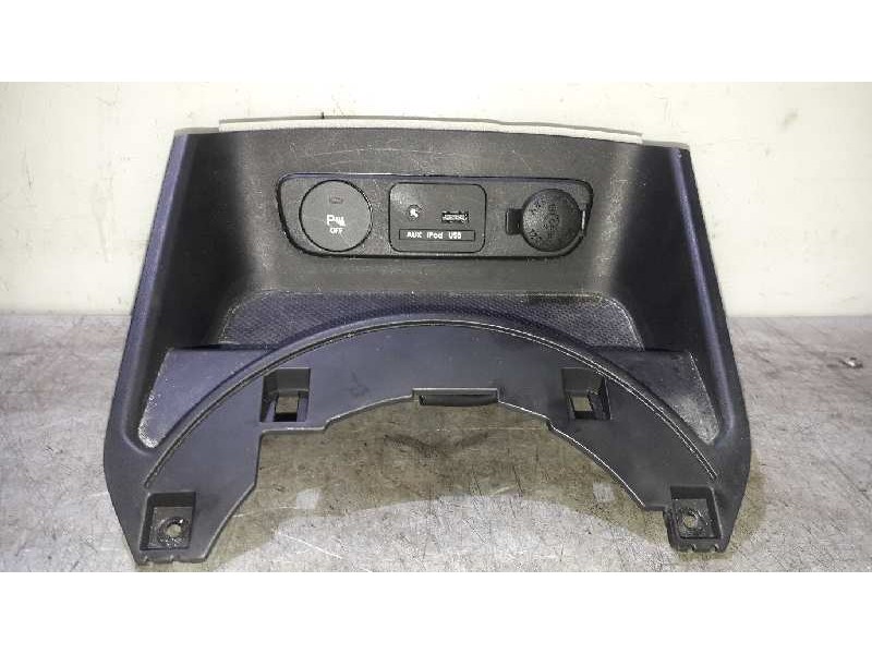 Recambio de cenicero para kia sportage drive 4x2 referencia OEM IAM 846313U010  